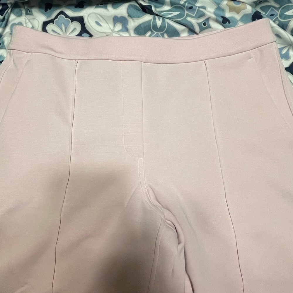 Lululemon softstream pintuck mid rise pants.
